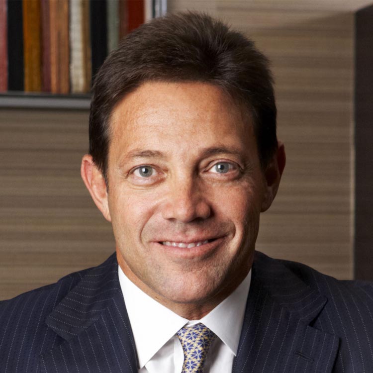 Portrait de Jordan Belfort, coach : avis, méthode, parcours et points de vigilance
